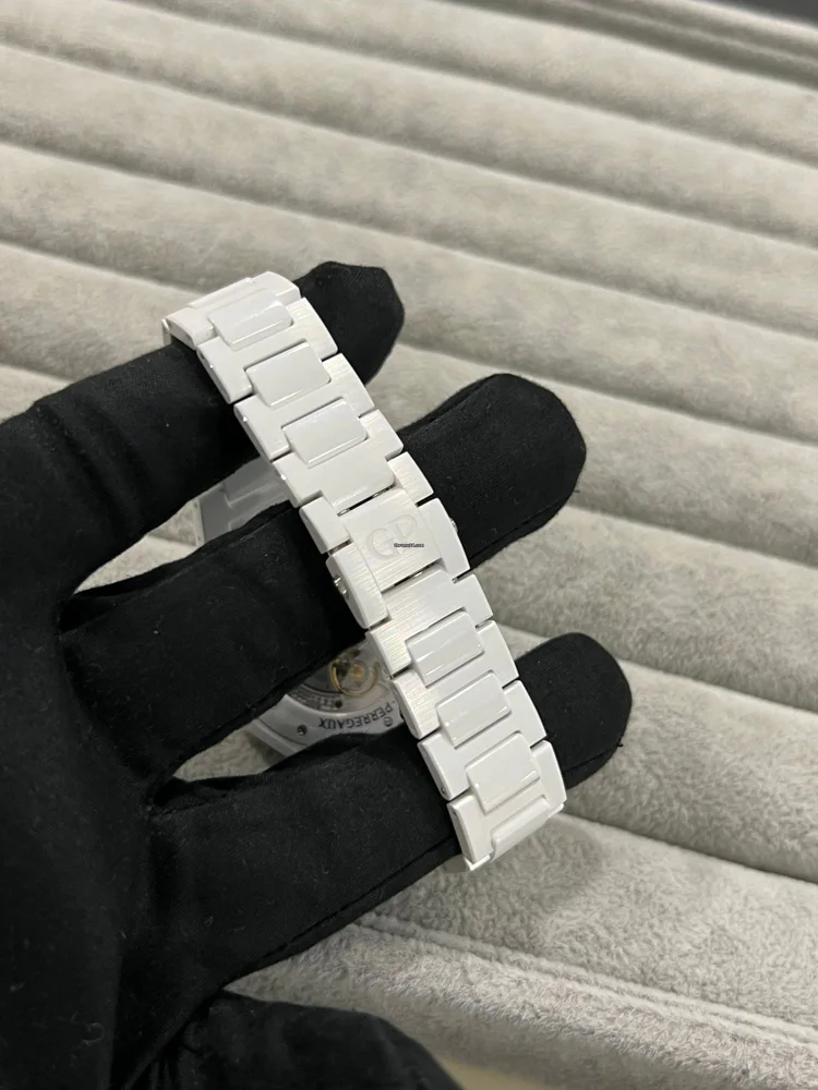 Girard Perregaux Laureato Ceramic Diamond